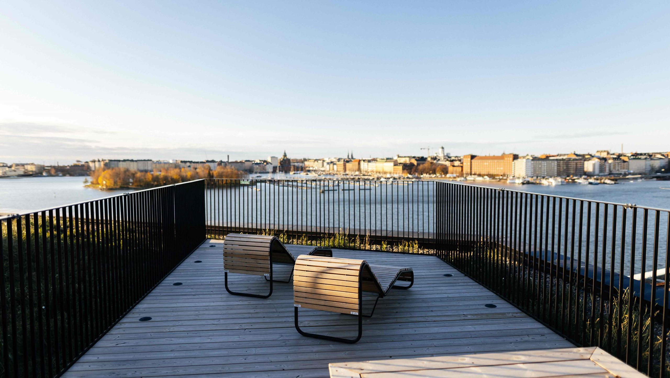 Asunto Oy Nihdin Portti ja Masto mereltä. Visualisointi.