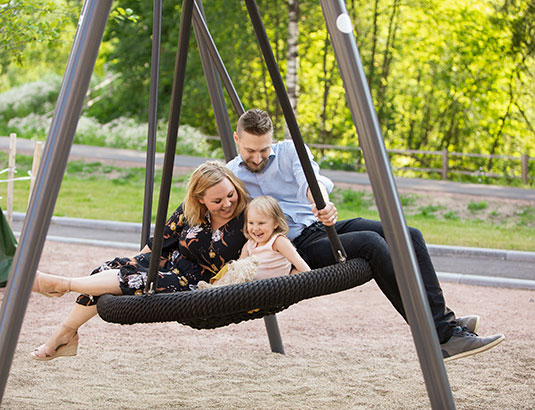 Ota kovat vauhdit keinussa