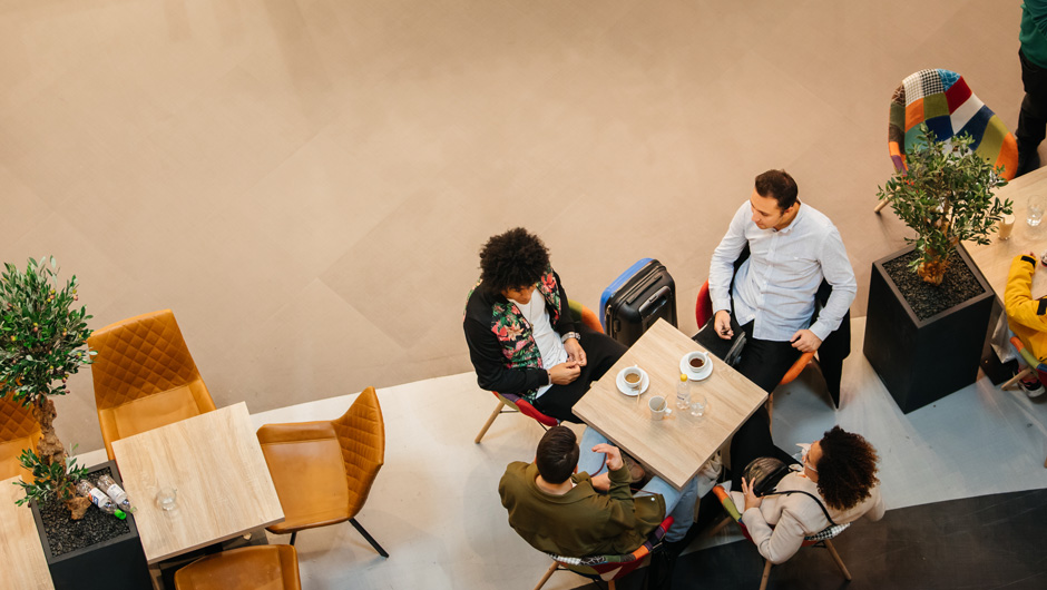 Milloin vierivä kivi sammaloituu?