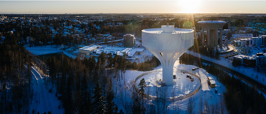 Hiekkaharjun vesitorni talvella, Vantaa / Hiekkaharju water tower in winter, Vantaa, Finland