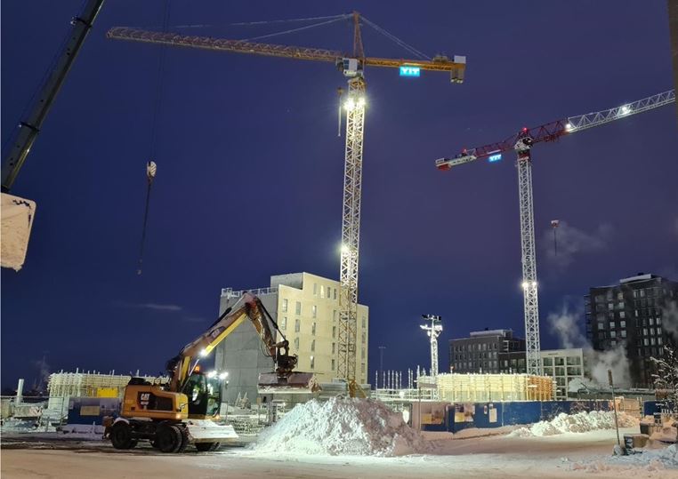 Rakennustyöt jatkuvat runkojen pystytyksellä