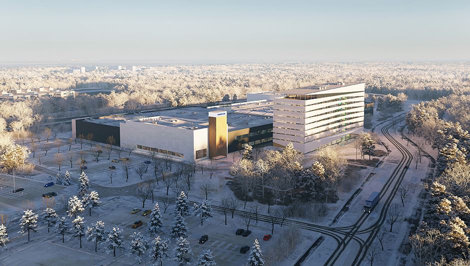 Kampus aamuauringossa etelästä katsoen.