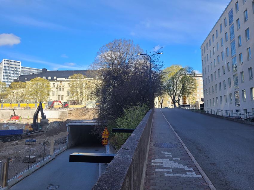 Toukokuussa työmaan ympärillä tapahtuu