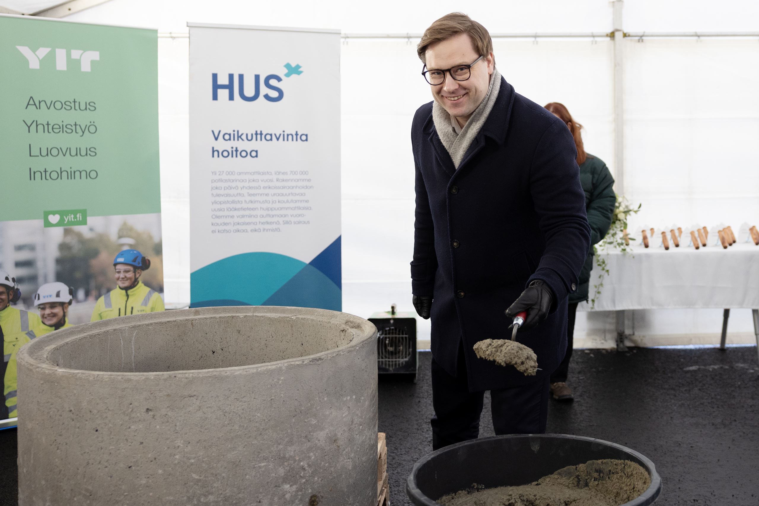 Salvia-rakennuksen peruskivi muurattiin Meilahdessa