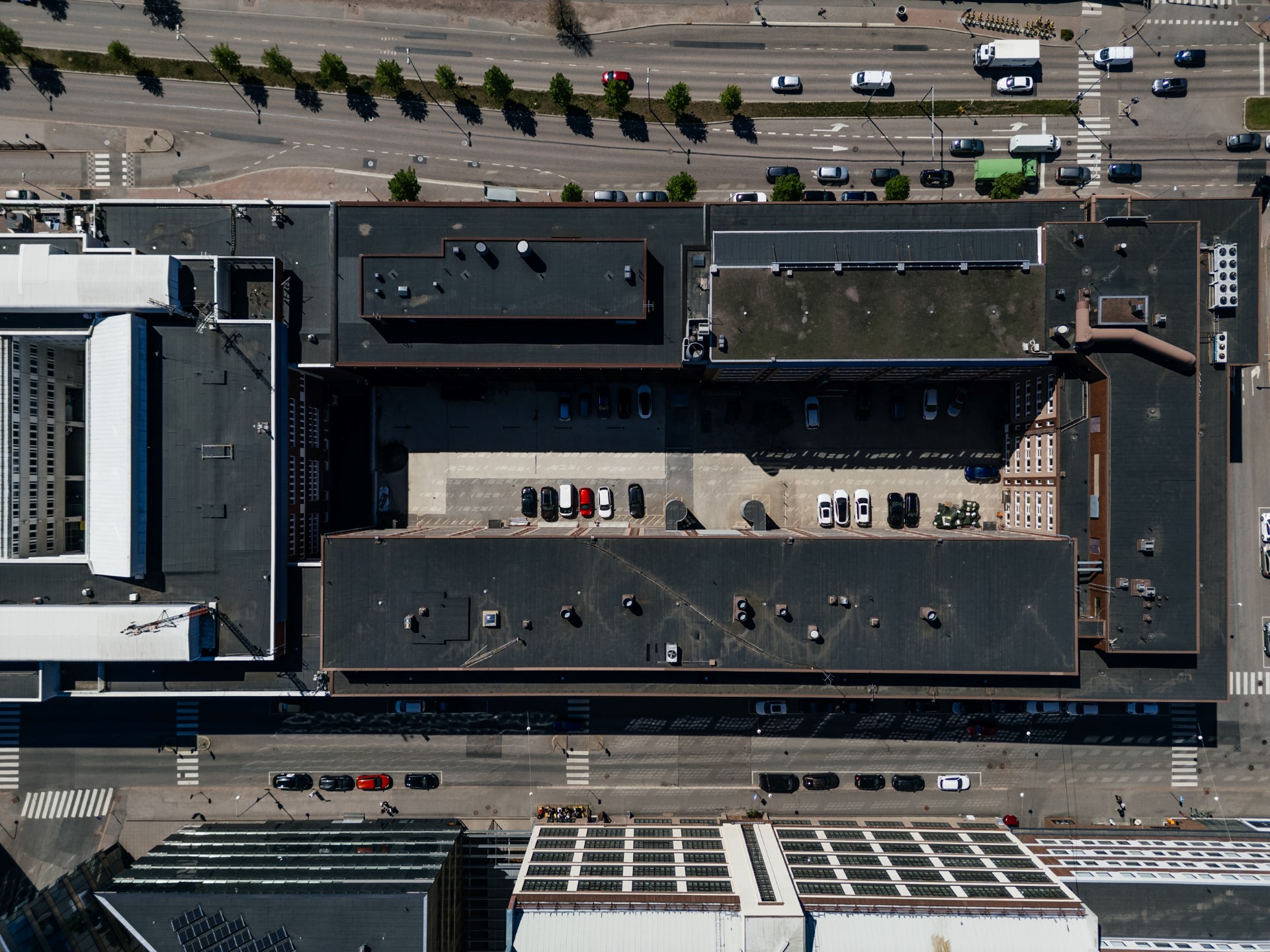 Eteenpäin ihmisten ehdoilla