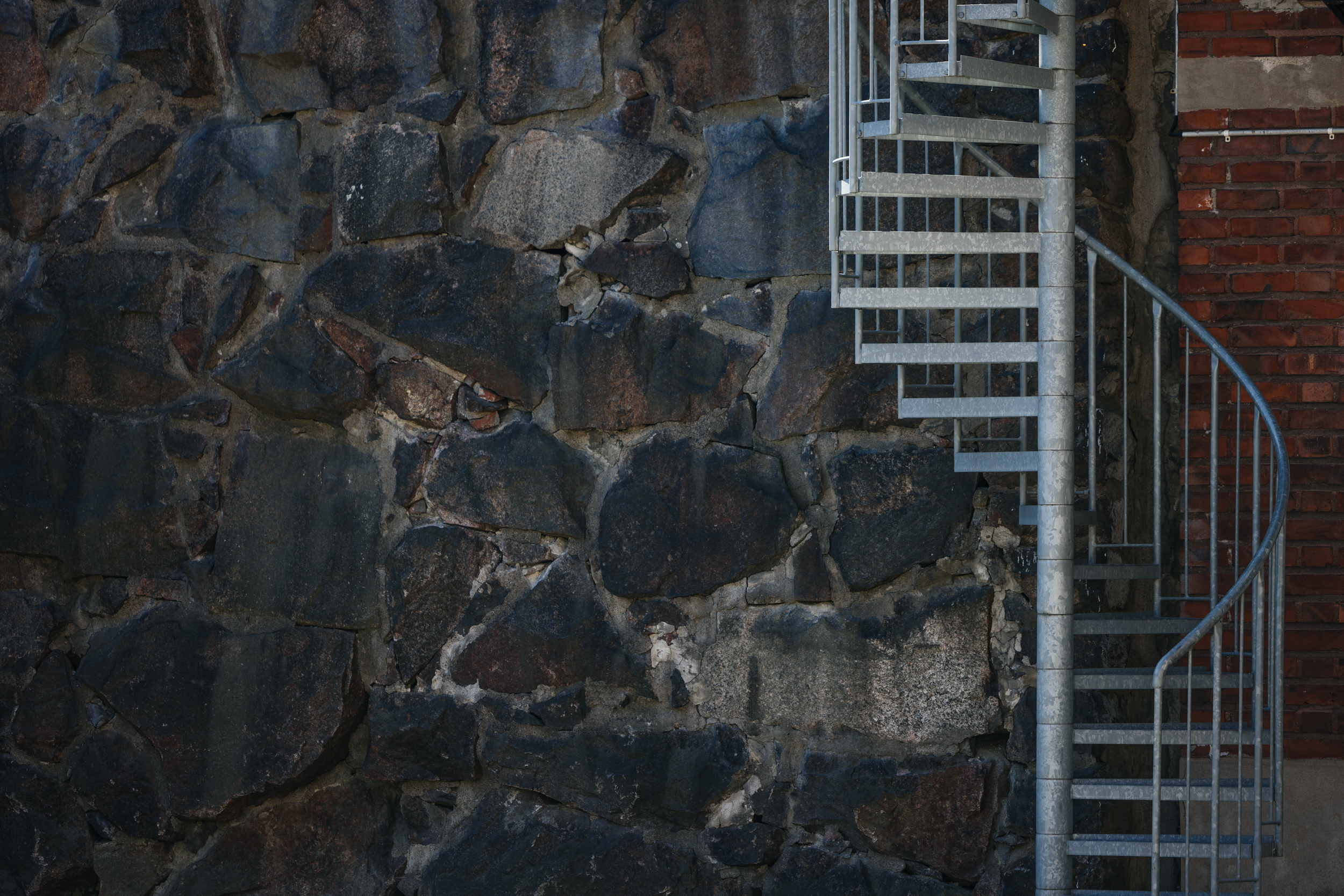 Eteenpäin rohkeasti kunnioittaen