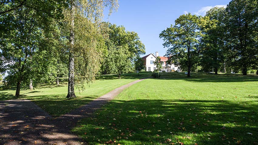 Hakunila on syntynyt Håkansbölen ja Nissbackan kartanoiden entisille maille