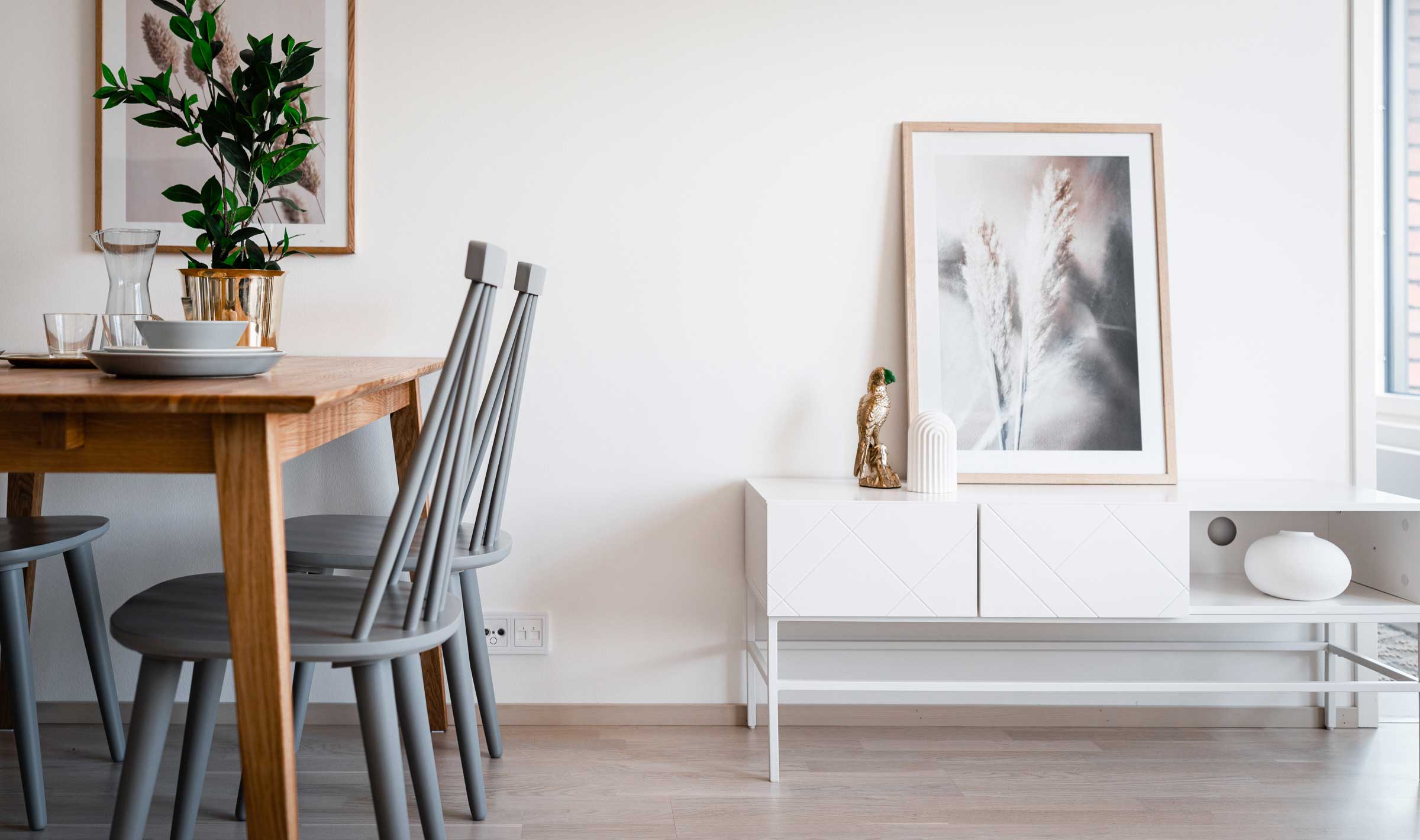 Valmiiksi kalustetun kodin ruokailutila