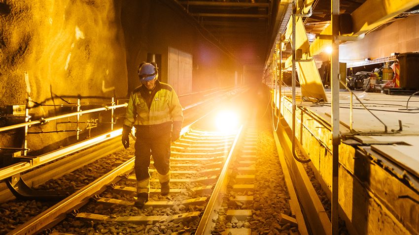 Junaradat, metrot, raitio- ja pikaraitiotiet