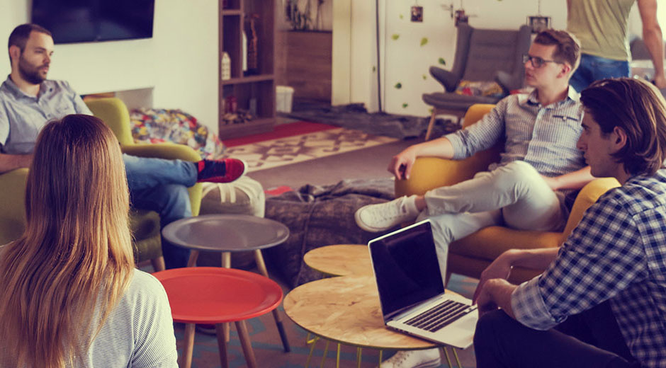 Työpaikka – hyvinvoinnin ja yhteisöllisyyden keskus? Otimme selvää