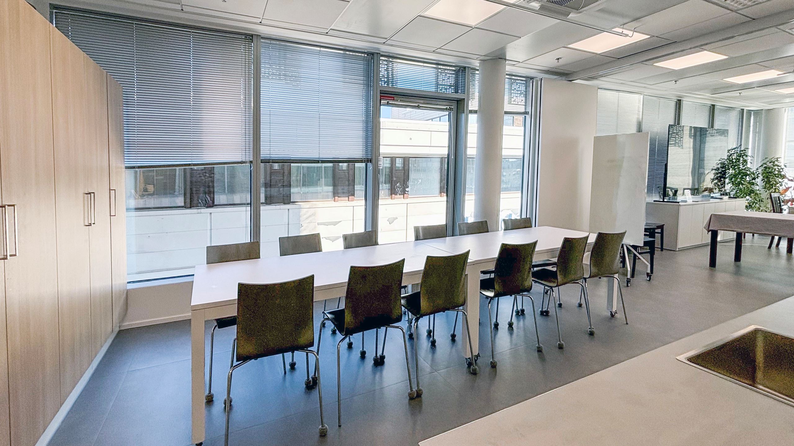 Opetustila/neuvotteluhuone