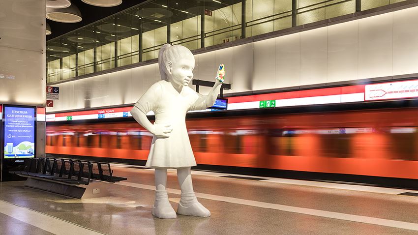 Tuultenristi sijaitsee Tapiolan metroaseman päällä