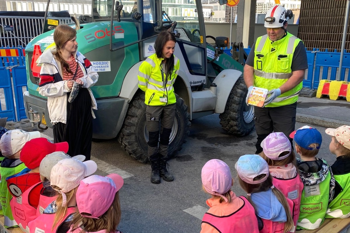 Saimme pieniä vierailijoita Kampin työmaalle